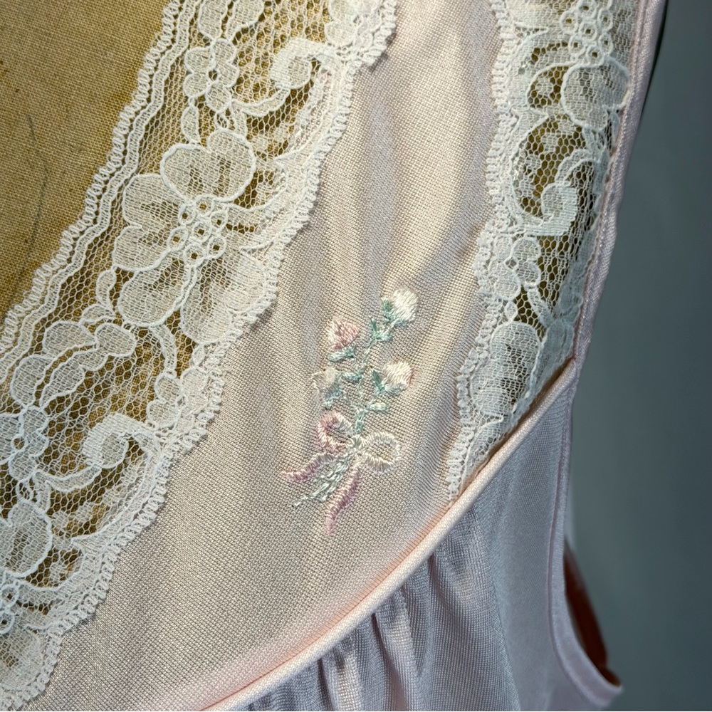 VINTAGE pastel pink nylon silky‎ nightgown embroidered floral lace midi 80s - Picture 5 of 12